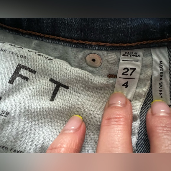 LOFT Women's Skinny Jeans in Dark Blue - Picture 5 of 6